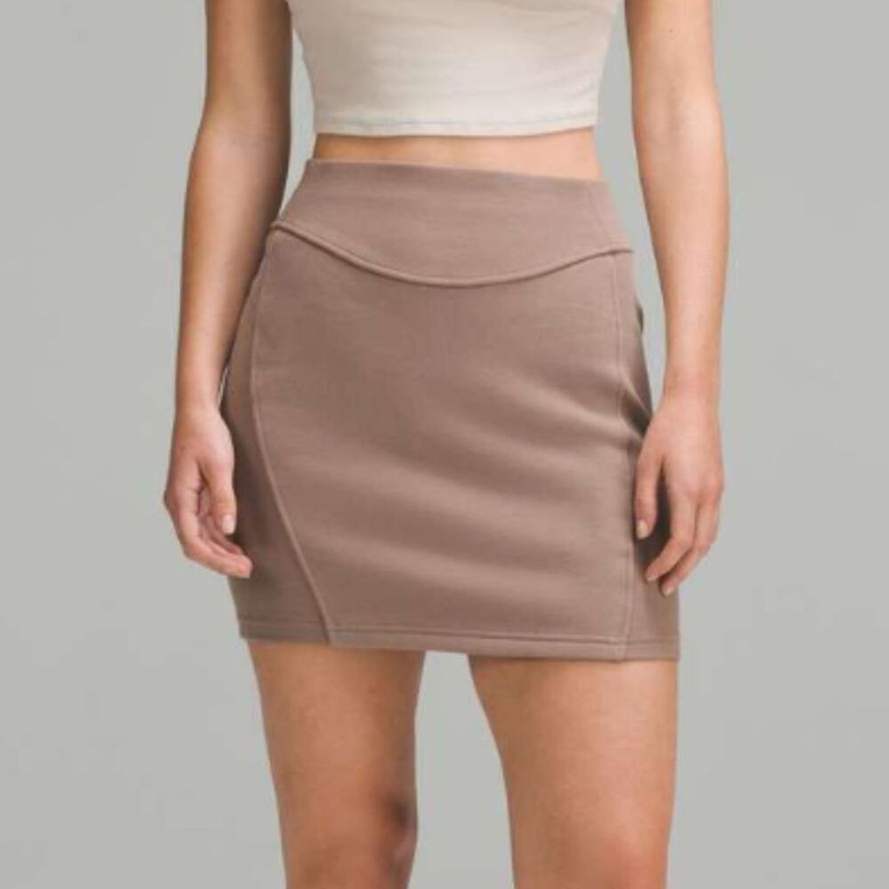NWT Women Lululemon Scuba High-Rise Mini Skirt Taupetastic Size Medium Neutral